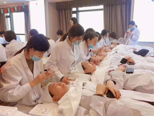 美容儀器種類(lèi)那么多？美容院該如何選？